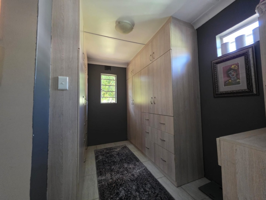 4 Bedroom Property for Sale in Beaconsfield Northern Cape